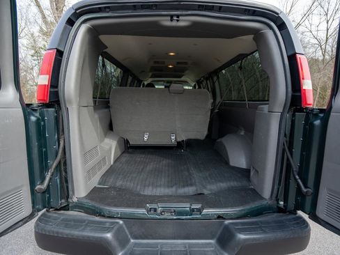 Used 2014 Chevrolet Express 3500 LS RWD image 21