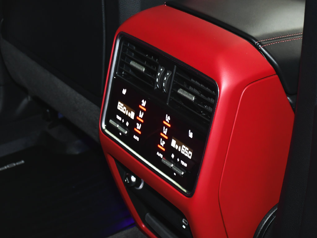 Used 2023 Porsche Cayenne GTS w/ Premium Package Plus AWD/4WD image 60