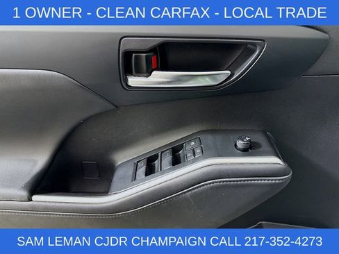 Used 2023 Toyota Highlander XLE image 18