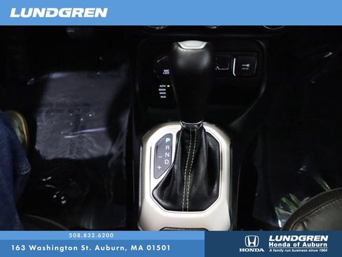 Used 2016 Jeep Renegade Limited image 23