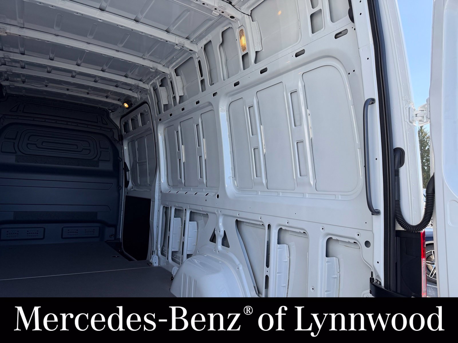 New 2025 Mercedes-Benz eSprinter 170 Cargo image 13