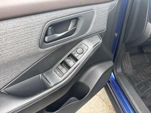 Used 2021 Nissan Rogue S FWD image 11