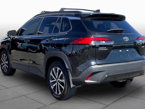 Used 2024 Toyota Corolla Cross XLE w/ Convenience Package image 12