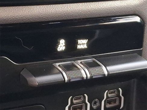 Used 2019 RAM 1500 Big Horn image 26