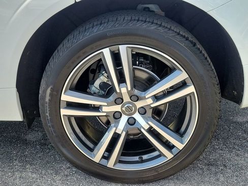 Used 2021 Volvo XC60 T5 Momentum w/ Protection Package Premier FWD image 13