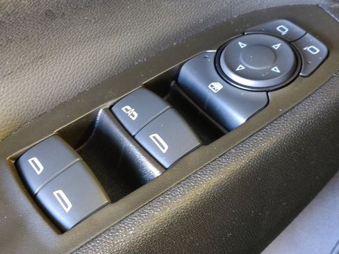 Used 2023 Chevrolet Equinox LT w/ LPO, Floor Liner Package FWD image 27