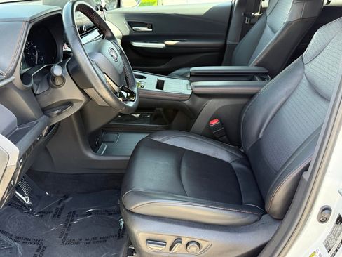 Used 2023 Toyota Sienna XSE AWD/4WD image 24