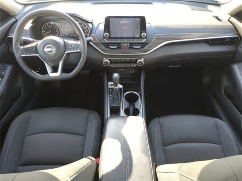 Used 2024 Nissan Altima 2.5 SV image 15