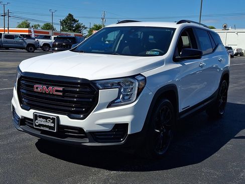 Used 2023 GMC Terrain SLE w/ Driver Convenience Package AWD/4WD image 3