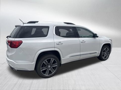 Used 2017 GMC Acadia Denali w/ Technology Package AWD/4WD image 4