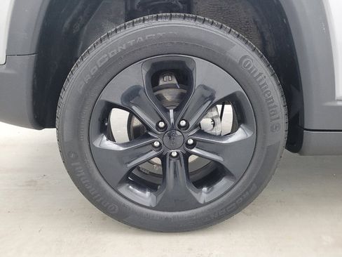 Used 2021 Jeep Compass Latitude w/ Sun and Sound Group AWD/4WD image 31