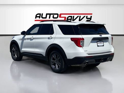 Used 2023 Ford Explorer XLT w/ Equipment Group 202A RWD image 5