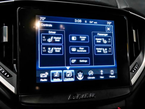 Used 2017 Maserati Ghibli w/ Luxury Package image 31