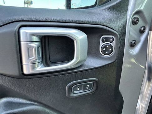 Used 2020 Jeep Wrangler Unlimited Sport AWD/4WD image 18