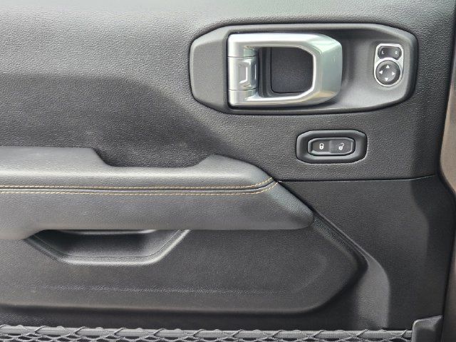Used 2021 Jeep Wrangler Unlimited Sahara AWD/4WD image 22