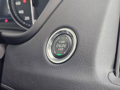 Certified 2022 Cadillac XT4 Premium Luxury w/ Technology Package image 33