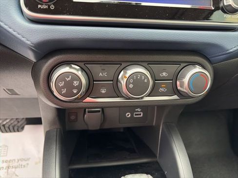 New 2025 Nissan Versa SV w/ Trunk Package FWD image 17