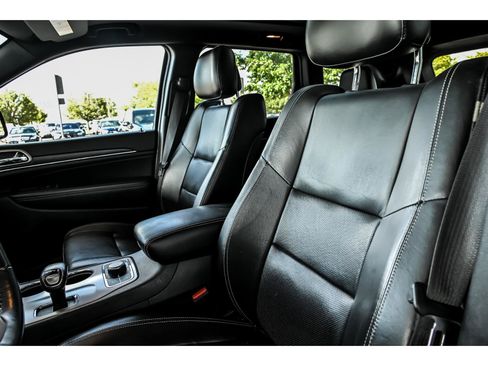 Used 2015 Jeep Grand Cherokee Limited w/ Luxury Group II AWD/4WD image 13