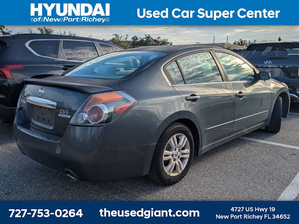 Used 2011 Nissan Altima 2.5 S w/ Special Edition Pkg FWD image 2