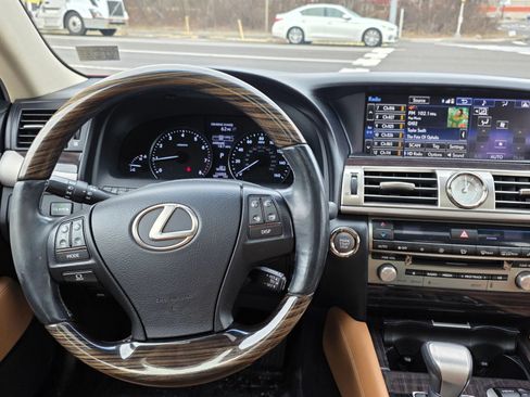 Used 2015 Lexus LS 460 AWD w/ Comfort Package image 25