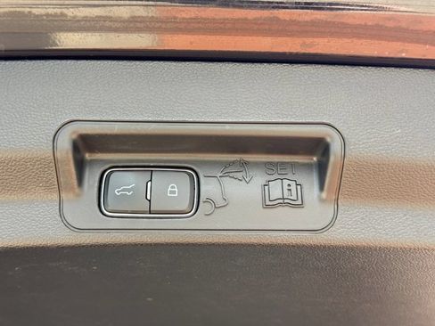 Used 2023 Ford Explorer XLT w/ Equipment Group 202A AWD/4WD image 19