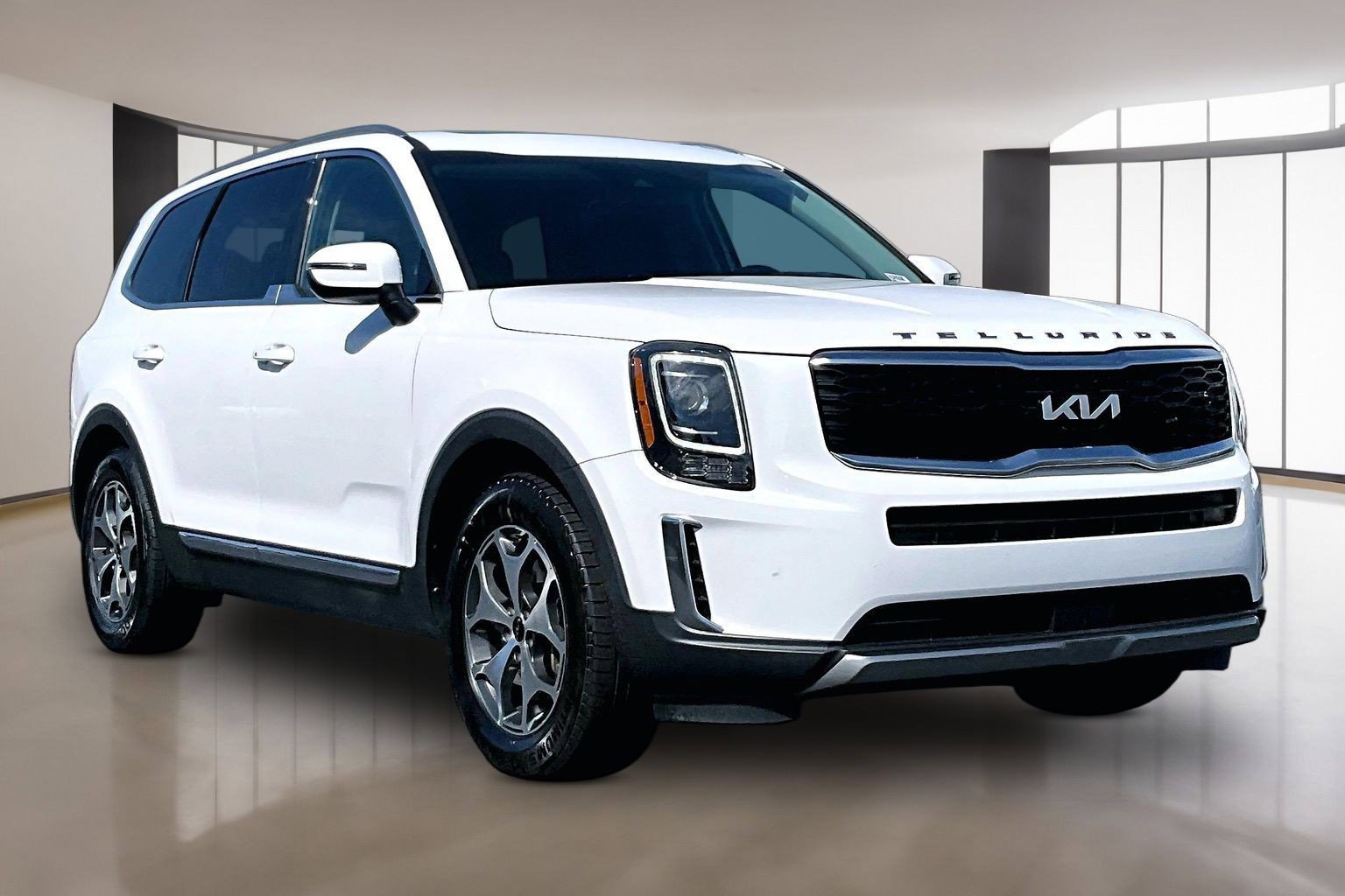 Used 2022 Kia Telluride EX w/ Towing Package FWD image 1