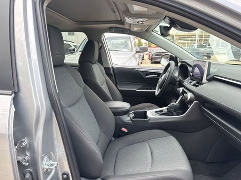Used 2023 Toyota RAV4 XLE w/ Convenience Package FWD image 30