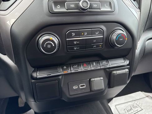 Used 2021 Chevrolet Silverado 1500 Custom image 25