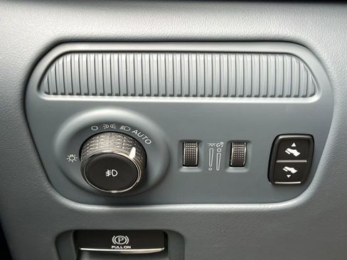 Used 2023 Jeep Grand Wagoneer Series III w/ Rear Seat Video Group 1 image 19