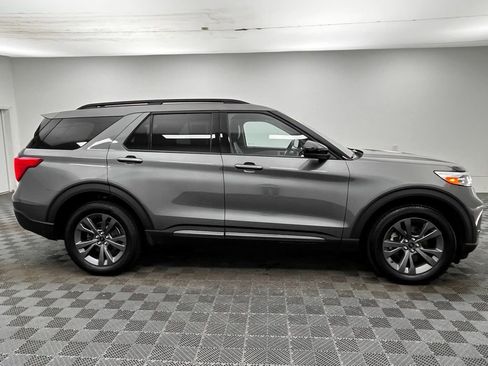Used 2023 Ford Explorer XLT w/ Equipment Group 202A image 11