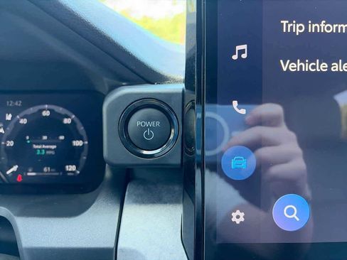 Used 2025 Toyota Tacoma 4x4 Double Cab Hybrid image 28