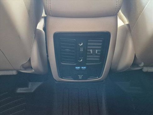 Used 2021 Jeep Grand Cherokee Limited AWD/4WD image 18