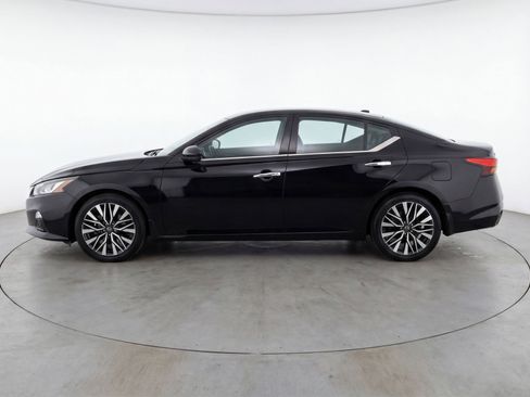 Used 2024 Nissan Altima 2.5 SV image 5