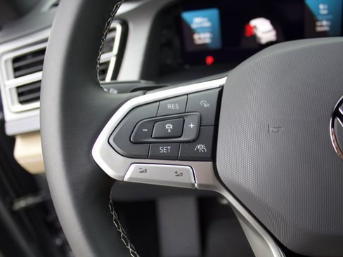 New 2026 Volkswagen Atlas Cross Sport SE image 16