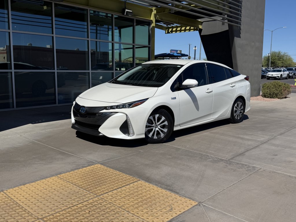Used 2020 Toyota Prius Prime XLE FWD image 1
