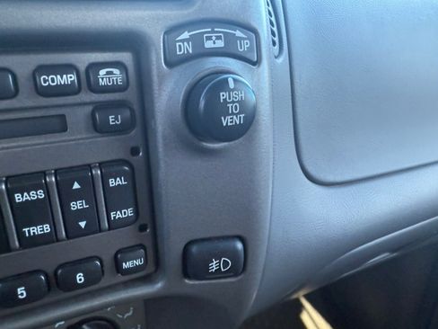 Used 2001 Ford Explorer Sport Trac 4x4 image 23