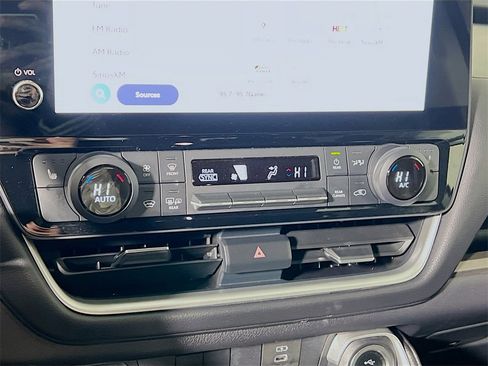 Certified 2025 Toyota Grand Highlander AWD image 15