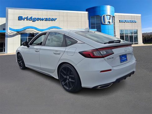 Used 2023 Honda Civic Sport Touring image 4