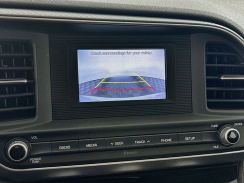 Used 2019 Hyundai Elantra SE w/ Cargo Package FWD image 21