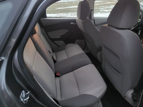 Used 2013 Ford Focus SE w/ SE Winter Pkg image 13