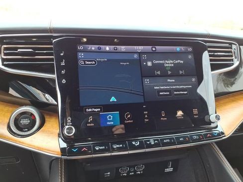 Used 2022 Jeep Grand Wagoneer Series III image 9