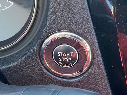 Used 2018 Nissan Rogue SV image 24