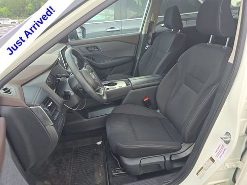 Used 2023 Nissan Rogue S FWD image 5