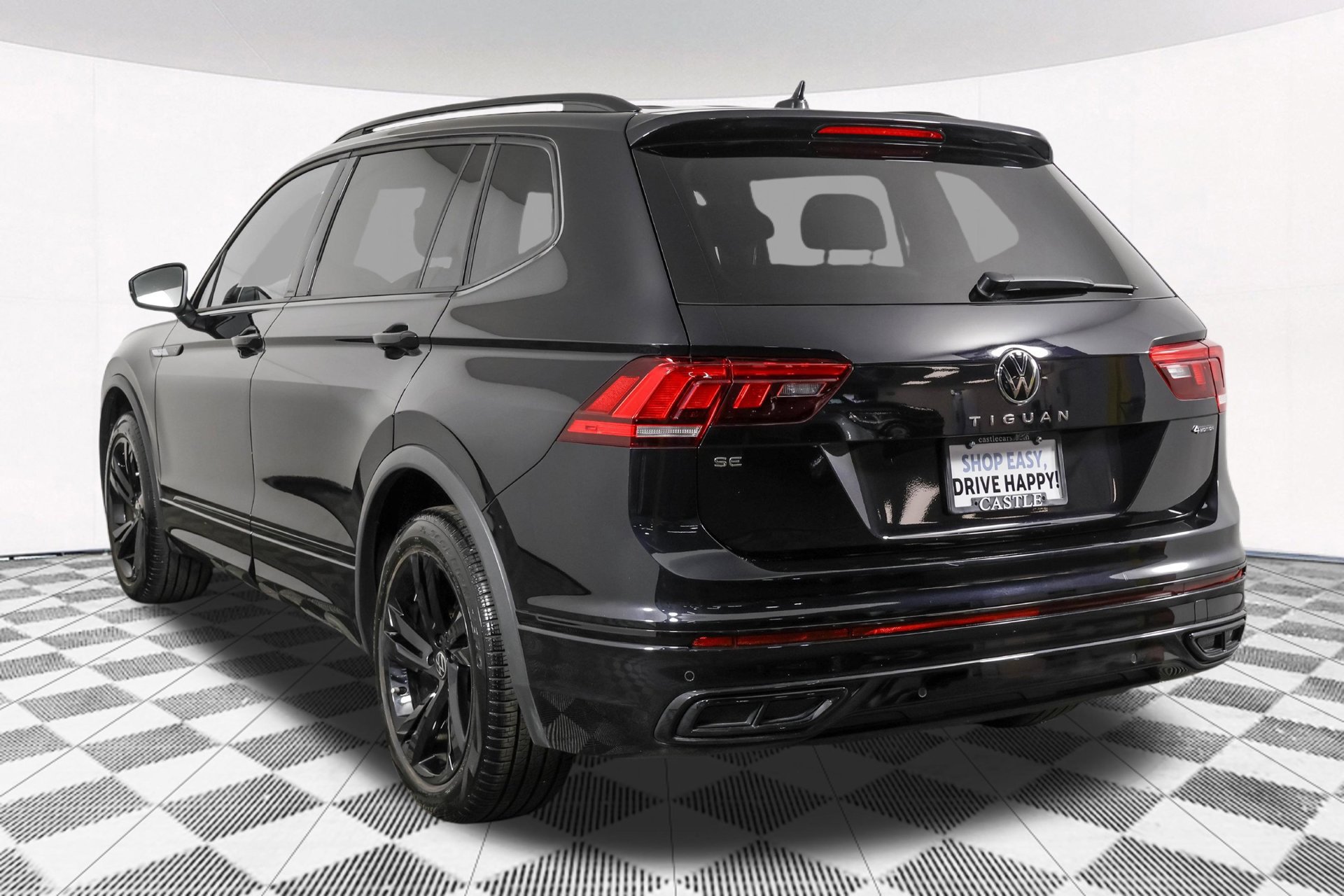 Used 2023 Volkswagen Tiguan SE R-Line AWD/4WD image 20