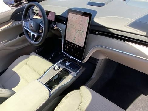 Certified 2025 Volvo EX90 Ultra AWD/4WD image 12