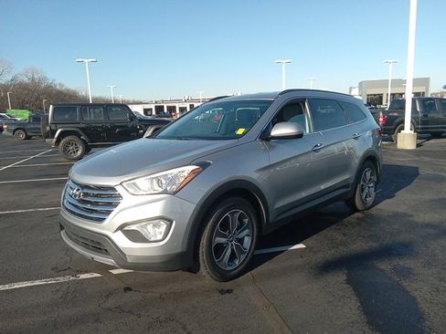 Used 2014 Hyundai Santa Fe GLS image 3