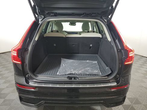 Used 2023 Volvo XC60 B5 Plus w/ Climate Package FWD image 11