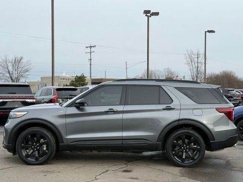 Certified 2024 Ford Explorer ST-Line w/ Class IV Trailer Tow Package image 48