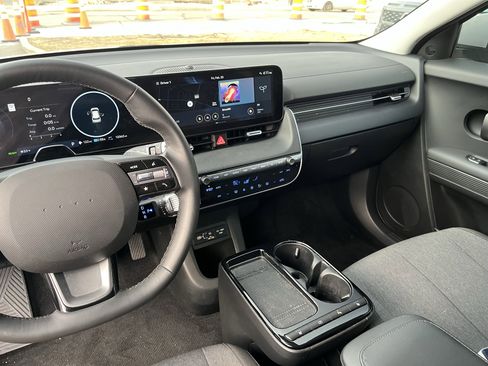 Used 2025 Hyundai Ioniq 5 SE image 18