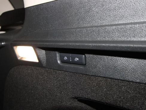 Used 2025 Lincoln Corsair AWD w/ Equipment Group 101A image 38